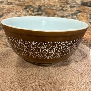 Vintage Pyrex Woodland 403 2.5Q Mixing Bowl- Brown & White- Large Nesting Bowl